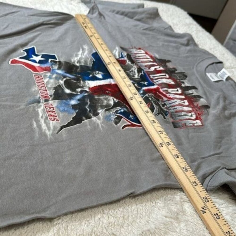 Bulls on Parade Houston Texans Tee size Large NWOT Grey Short Sleeve Tee - Picture 7 of 12